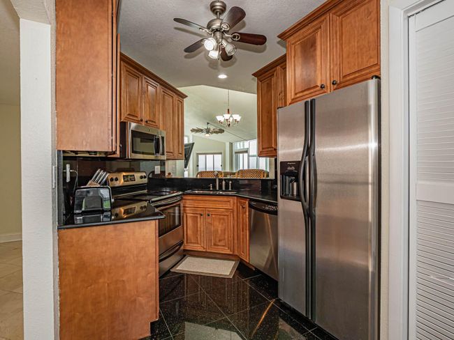 PH6 - 3870 N Highway A1a, Condo with 2 bedrooms, 2 bathrooms and null parking in Hutchinson Island FL | Image 20