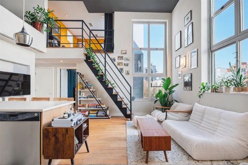 3a-96 Woodpoint Road, New York, NY, 11211 | Card Image