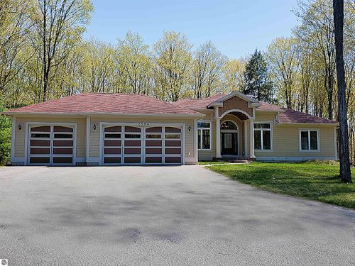 2594 Blue Meadow Dr, Traverse City, MI, 49685-7599 | Card Image
