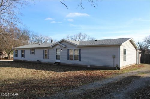 401 S Carbon St, Girard, KS, 66743-1612 | Card Image