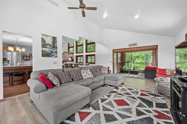 2145 Coldstream Ave Ne, House other with 3 bedrooms, 2 bathrooms and null parking in Cedar Rapids IA | Image 4