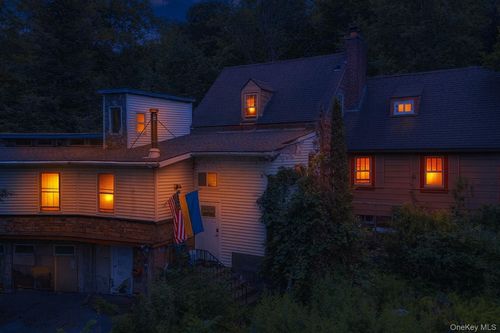 2 Couzines Rd, Woodbourne, NY, 12788-5311 | Card Image