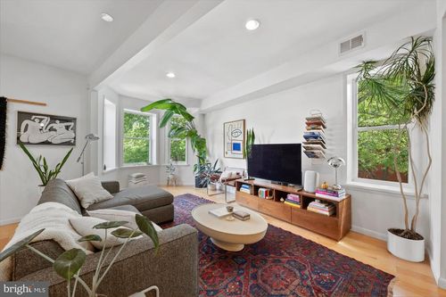 2-15 S St Ne, WASHINGTON, DC, 20002-1541 | Card Image