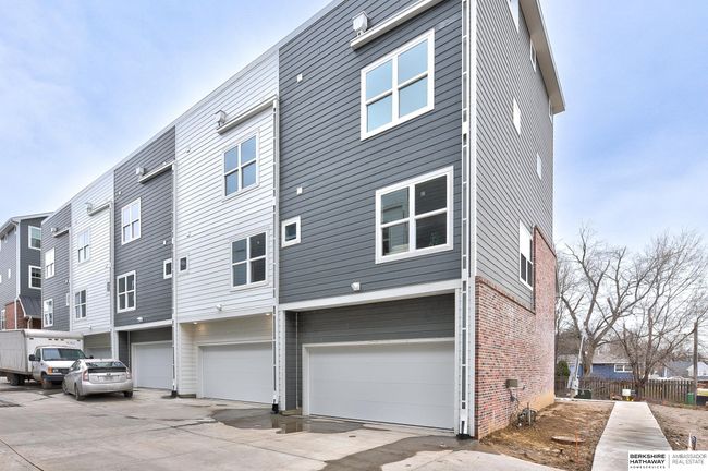 1917 Dahlman Rows Plz, Townhouse with 2 bedrooms, 3 bathrooms and 2 parking in Omaha NE | Image 33