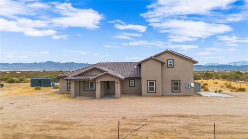 3636 N La Osa Rd, Golden Valley, AZ, 86413-8994 | Card Image