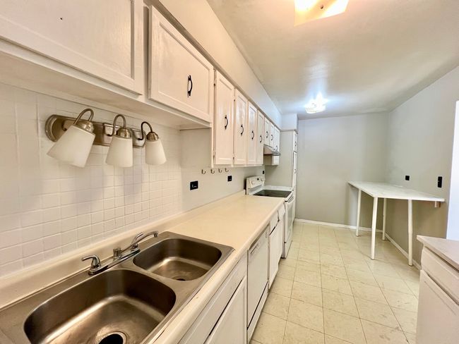 APT-116 - 802 E Old Willow Rd, Condo with 3 bedrooms, 2 bathrooms and null parking in Prospect Heights IL | Image 20