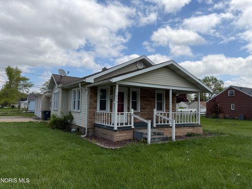 1054 Scott St, Maumee, OH, 43537-3142 | Card Image