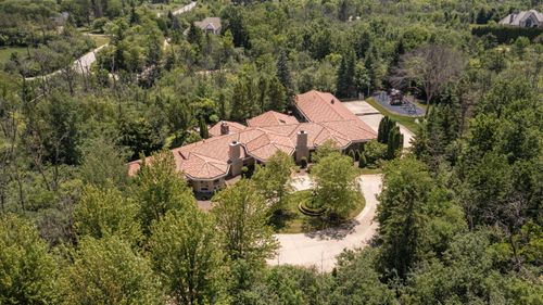 9001 N Range Line Rd, River Hills, WI, 53217-1011 | Card Image