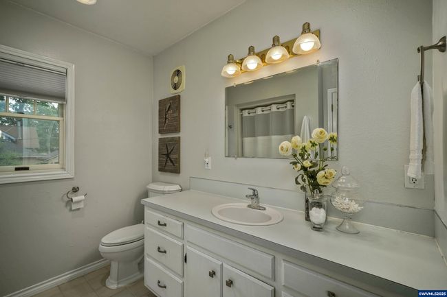 1675 Fir St S, House other with 5 bedrooms, 3 bathrooms and null parking in Salem OR | Image 36
