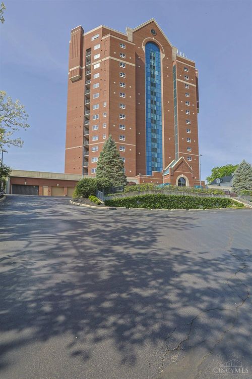 3435 Golden Ave, Cincinnati, OH, 45226-2001 | Card Image