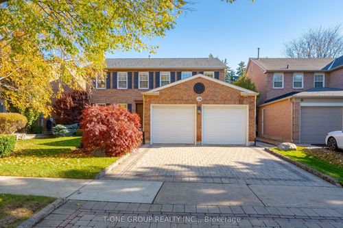 124 Aitken Cir, Unionville, ON, L3R7L8 | Card Image