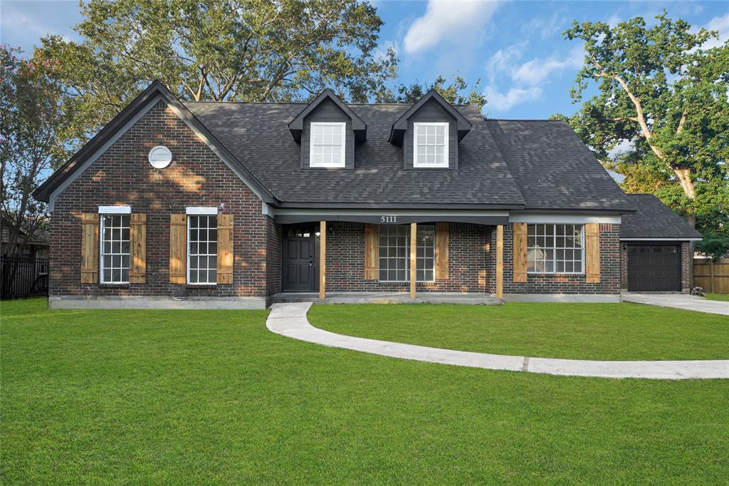 Inverness Dr, Baytown, TX 77521