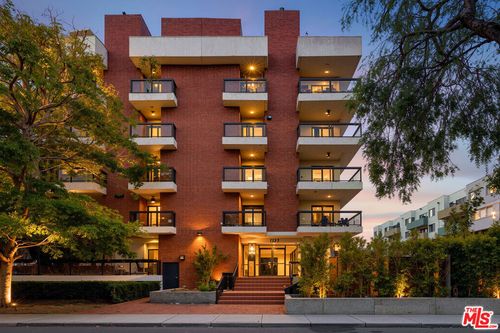 204-1133 5th St, Santa Monica, CA, 90403-5147 | Card Image