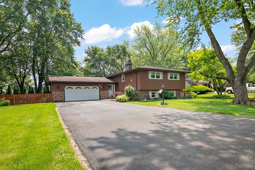 5844 Muriel Ln, Saint Anne, IL, 60964-4443 | Card Image