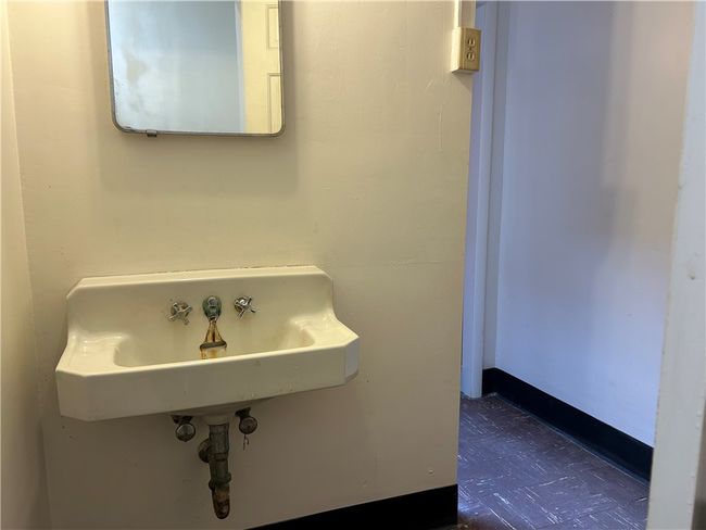 418 E State St, Home with 0 bedrooms, 0 bathrooms and 1 parking in Ithaca NY | Image 7