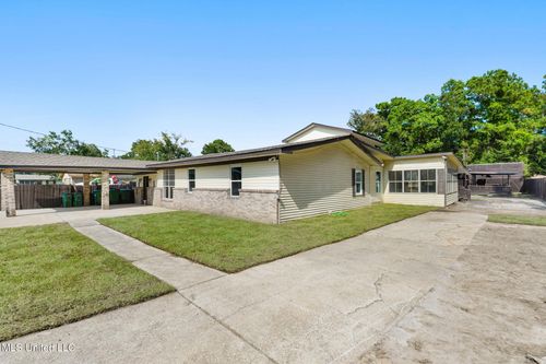 3600 Mosby St, Moss Point, MS, 39563-5237 | Card Image