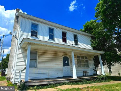 143 E Market St, BERRYSBURG, PA, 17005 | Card Image
