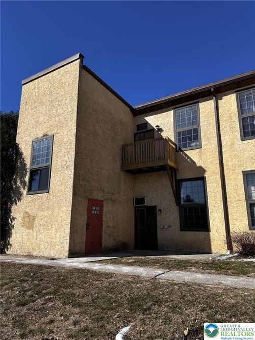 b2-252 Harris St, East Stroudsburg, PA, 18301-2153 | Card Image