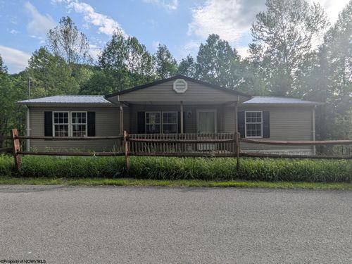 945 Pine Grove Rd, Fairmont, WV, 26554-4947 | Card Image