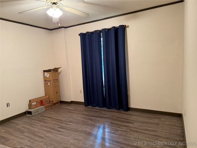 Basement Living Qtrs | Image 26