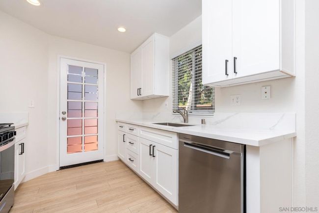 UNIT-95 - 4045 Carmel View Rd, Condo with 2 bedrooms, 2 bathrooms and 1 parking in San Diego CA | Image 6