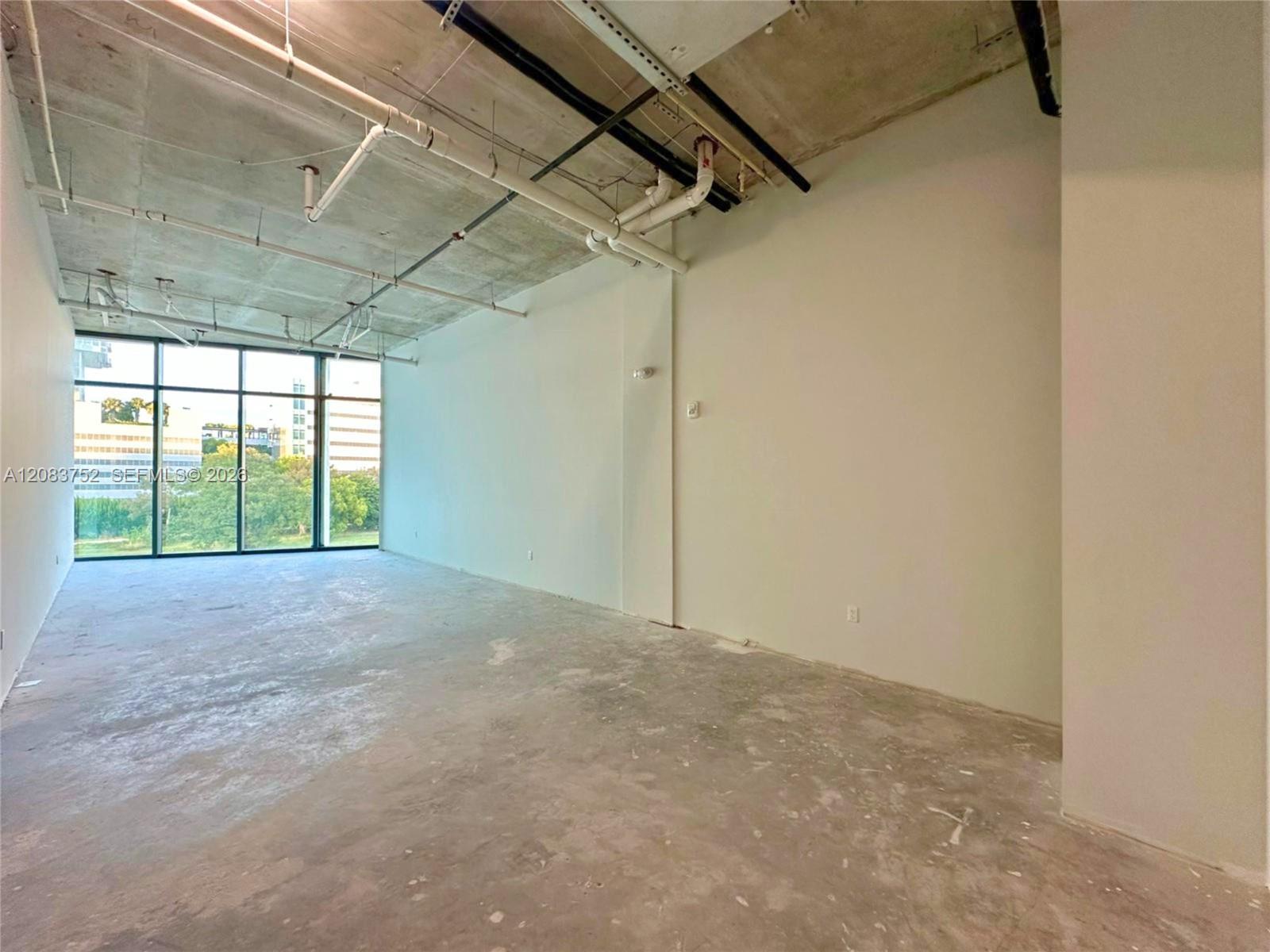 Commercial Sale in Aventura 5