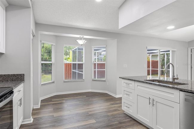 Kitchen / Breakfast Nook | Image 15