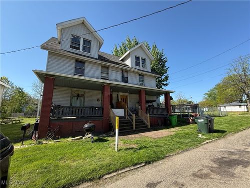 405 E Oxford St, Alliance, OH, 44601-3052 | Card Image