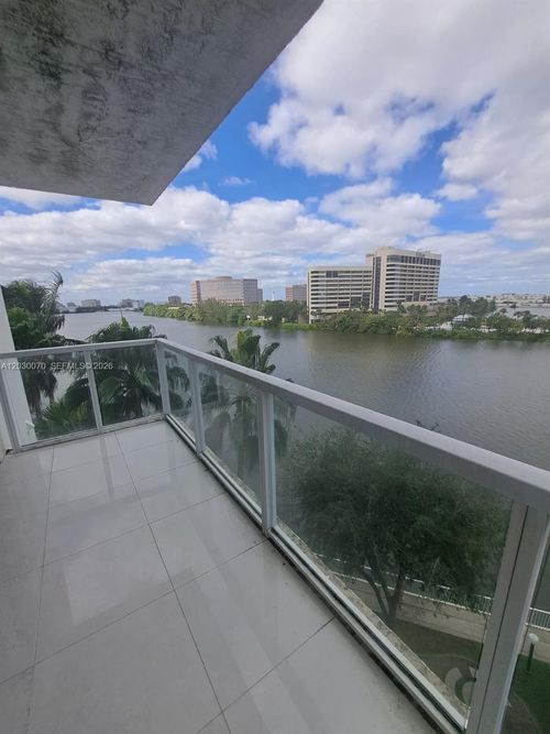 602-5085 Nw 7th St, Miami, FL, 33126-3453 | Card Image