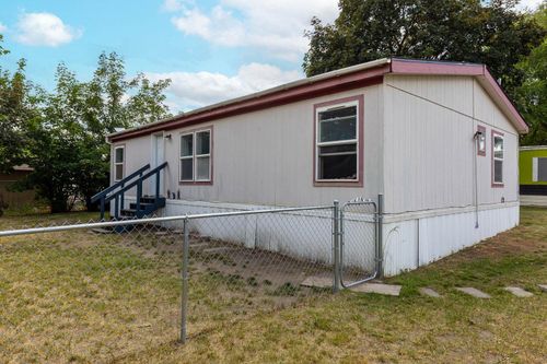 3920 E Center Rd, Mead, WA, 99021-9300 | Card Image