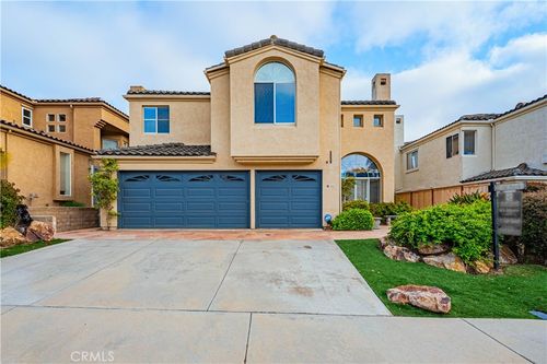 1542 Sapphire Ln, Vista, CA, 92081-8806 | Card Image
