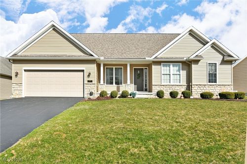 8705 Kimblewick Ln Ne, Warren, OH, 44484-2081 | Card Image