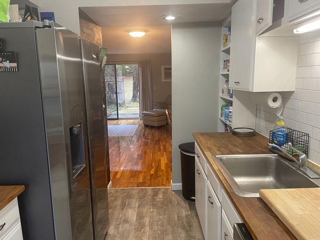 27 - 27 Webster Ct, Condo with 2 bedrooms, 2 bathrooms and 2 parking in Amherst MA | Image 4