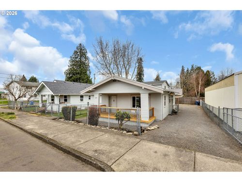 647 Se Russell St, Camas, WA, 98607-2243 | Card Image
