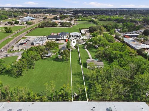 3932 Allen Genoa Rd, Pasadena, TX, 77504-2704 | Card Image