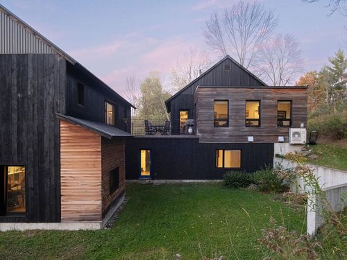 60 Wolf Ln, Richmond, VT, 05477-7769 | Card Image