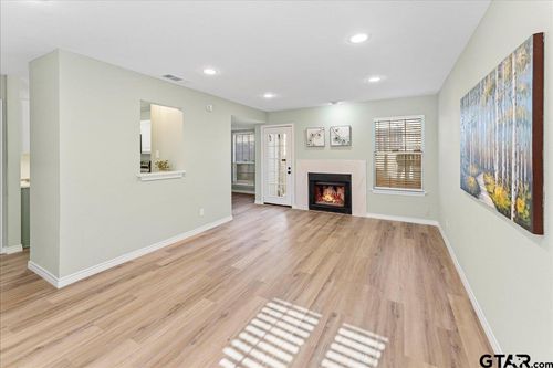 1017 Weston Dr, Garland, TX, 75043-1560 | Card Image