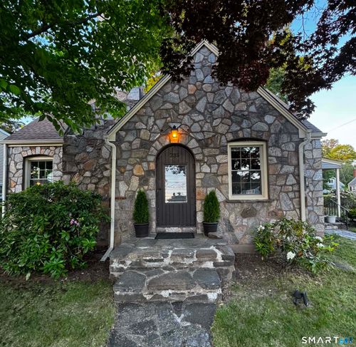 235 Summit St, Manchester, CT, 06042-3567 | Card Image