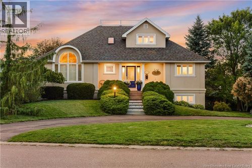 522 Wayne St, House with 3 bedrooms, 2 bathrooms and null parking in Shediac NB | Card Image