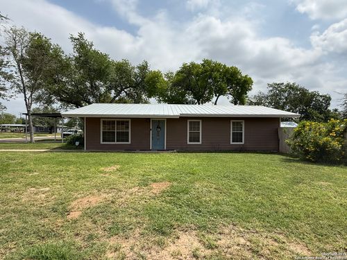 511 S 9th St, Carrizo Springs, TX, 78834-4103 | Card Image