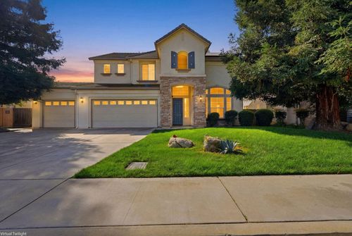 3947 E Cambridge Ave, Visalia, CA, 93292-4421 | Card Image