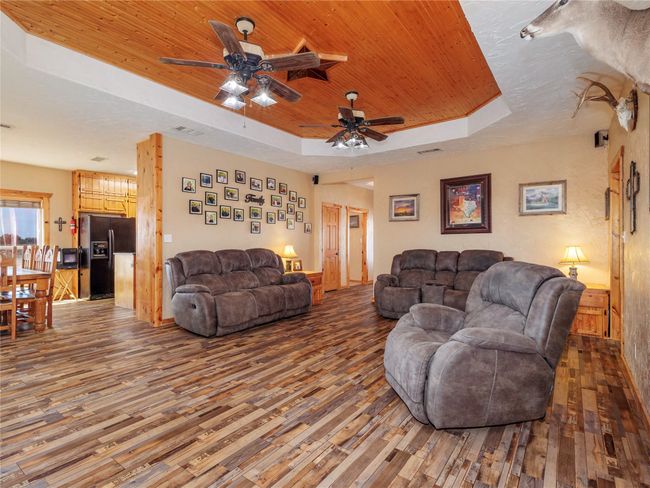 10 foot ceilings in living area and 9 foot ceilings in other rooms | Image 6