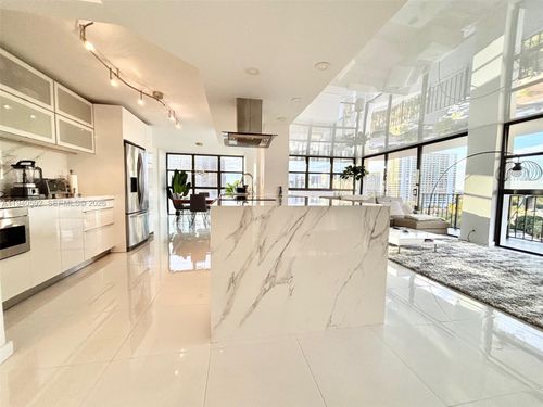 apt-831-200 Leslie Dr, Hallandale Beach, FL, 33009-7318 | Card Image