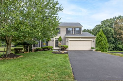 411 Hastings Dr, Cranberry Twp, PA, 16066-3539 | Card Image