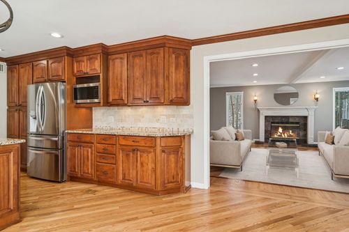 1019 Rockland Rd, Lake Bluff, IL, 60044-2222 | Card Image