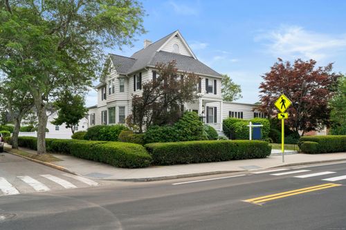 32 E Main St, Mystic, CT, 06355-2827 | Card Image