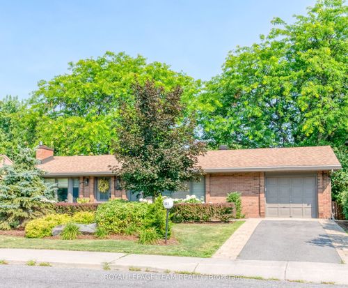 221 Penfield Dr, Kanata, ON, K2K1M8 | Card Image