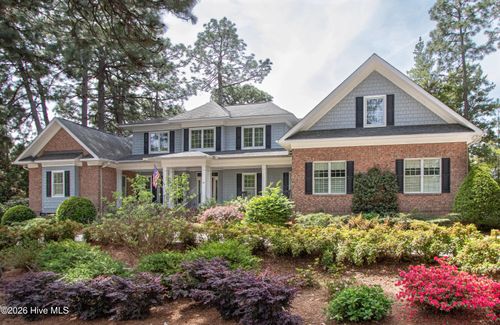 60 Oak Meadow Rd, Pinehurst, NC, 28374-8852 | Card Image