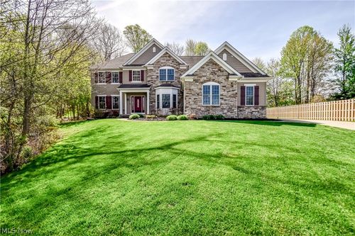 8075 Rainbow Drive, Concord Twp, OH, 44077 | Card Image