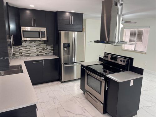 front-2971 Sw 35th Ave, Miami, FL, 33133-3409 | Card Image